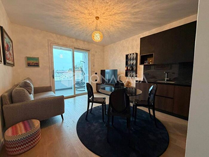 Appartamento bilocale in affitto in Via Cornelio Tacito, Lodi Brenta, Milano