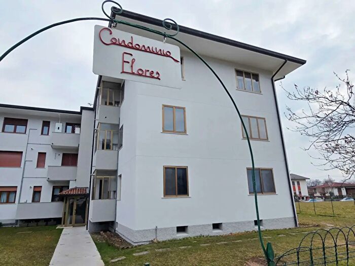 Appartamento con 5 locali in vendita in Via Monte Grappa, Aviano