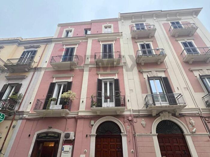 Appartamento monolocale in affitto in Via Benedetto Cairoli, Murat, Bari