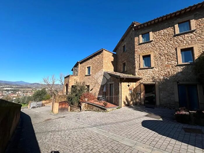 Casa con 11 locali in vendita in Via Adige, Orvieto