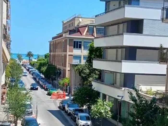 Appartamento trilocale in vendita in Pescara