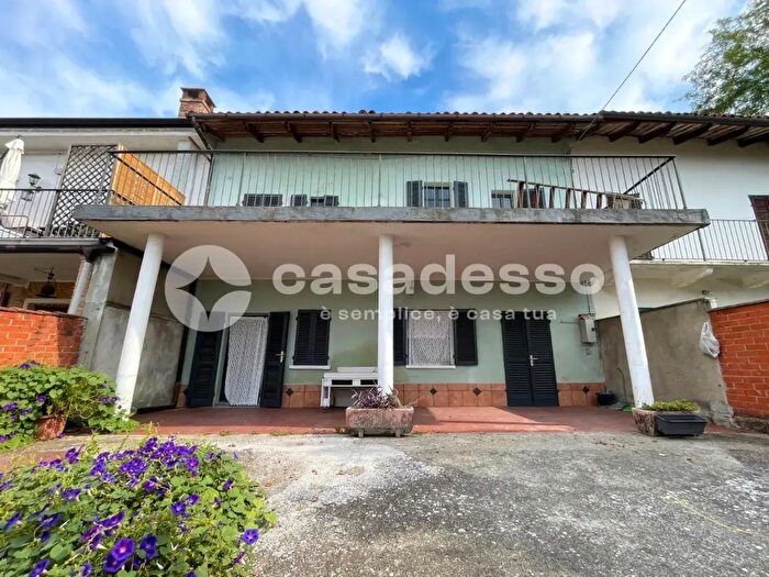 Casa con 5 locali in vendita in Via Vallese, Robella