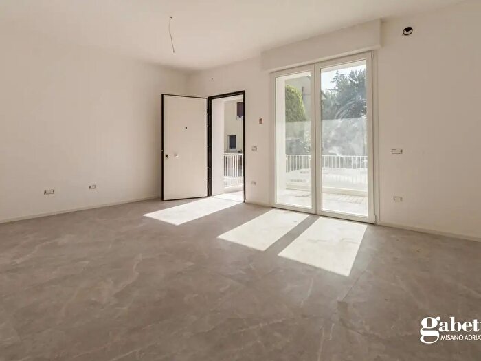 Appartamento trilocale in vendita in Via del Cardellino, Gabicce Mare