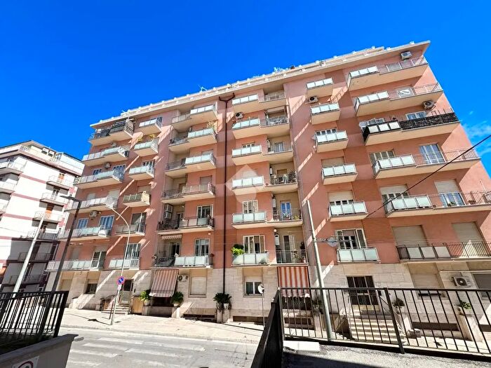 Appartamento quadrilocale in vendita in Via Federico Salomone, Chieti