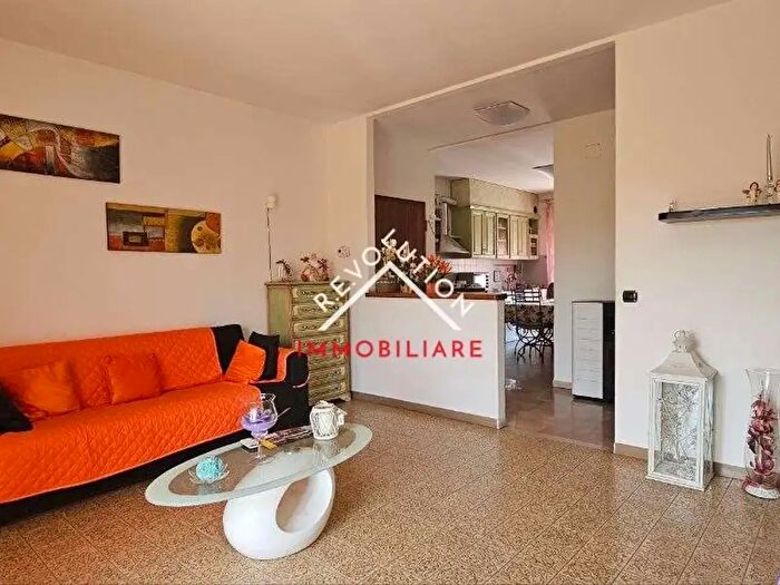 Appartamento con 6 locali in vendita in Via Bruno Buozzi, Citta' Di Castello