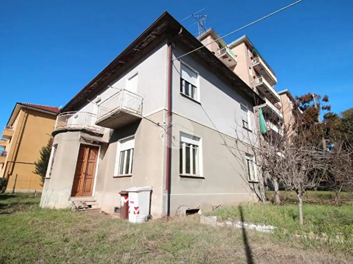 Casa con 8 locali in vendita in Via Rigolfo, Moncalieri