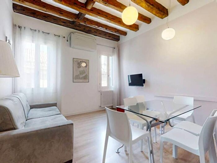 Appartamento con 5 locali in affitto in San Polo, Venezia