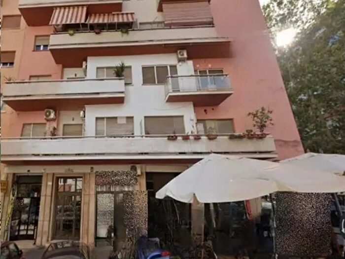 Appartamento trilocale in vendita in Via Domenico Millelire, Roma