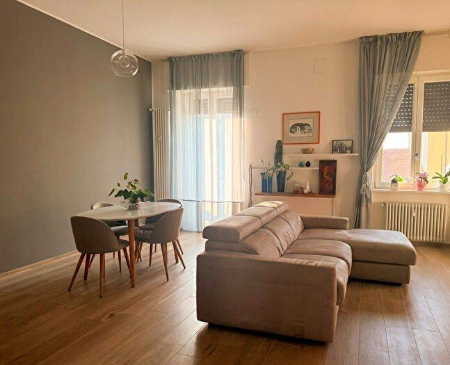 Appartamento quadrilocale in affitto in Via Damiano Chiesa, Centro Storico, Pavia