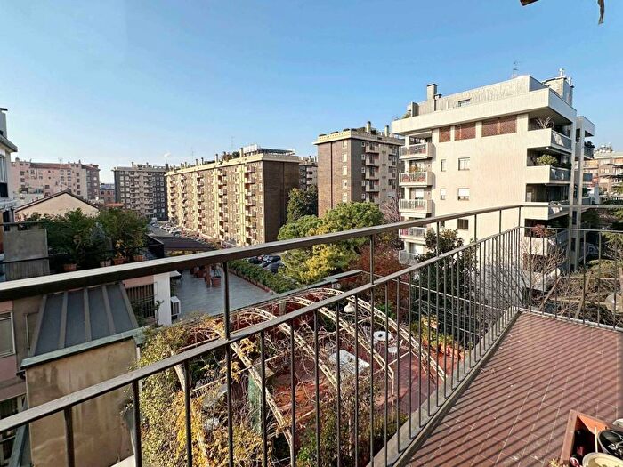 Appartamento bilocale in affitto in Via Voghera, Solari, Milano