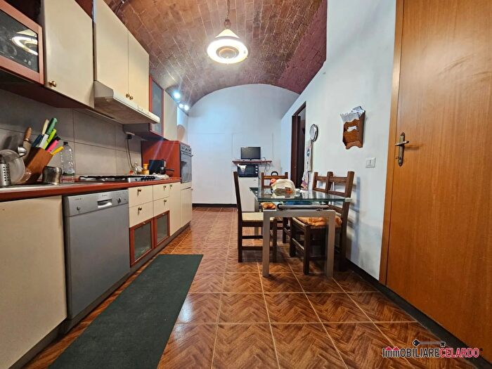 Appartamento trilocale in vendita in Siena