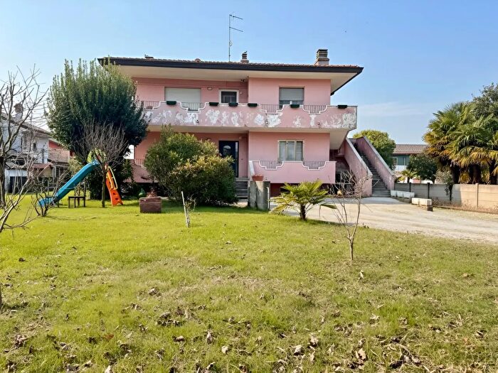 Appartamento con 5 locali in vendita in Via Fornaci B, Palazzolo Dello Stella
