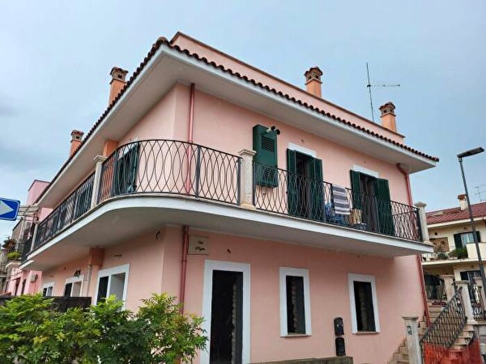 Appartamento trilocale in vendita in Via Puglie, Guidonia Montecelio