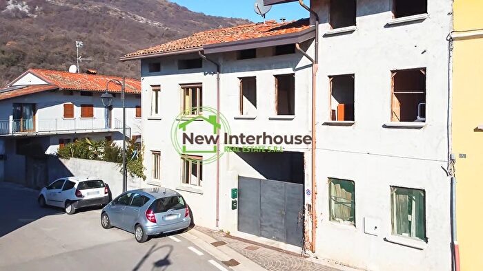 Casa con 5 locali in vendita in Via Risorgimento Montereale Valcellina, Montereale Valcellina