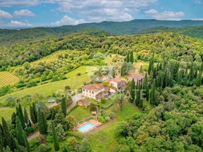 Casa con 6 locali in vendita in Arezzo