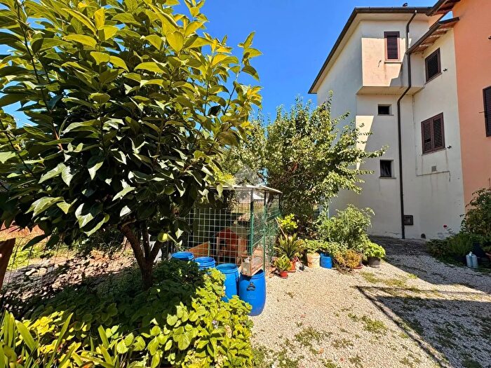 Casa con 5 locali in vendita in Località Palazzo Ceccoli, Gualdo Tadino