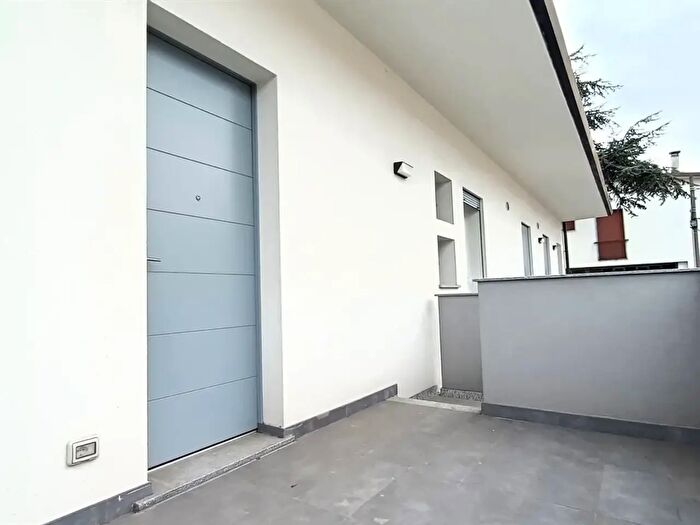 Appartamento trilocale in vendita in Via Principale, Correzzana