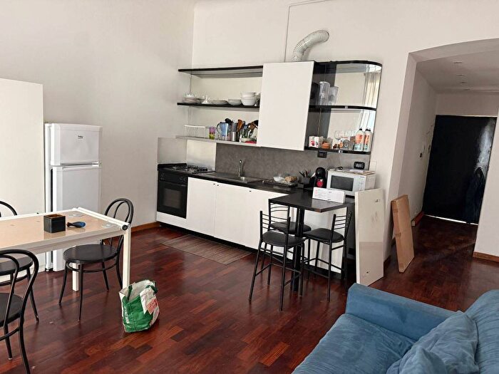 Appartamento trilocale in affitto in Bocconi, Milano