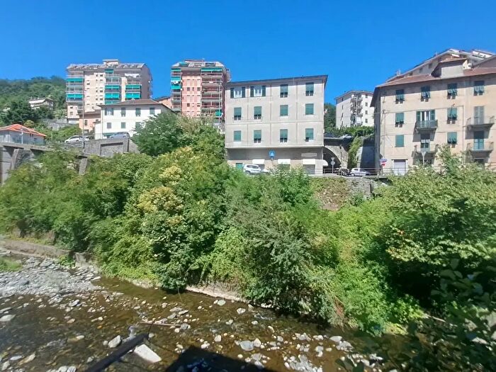 Appartamento quadrilocale in vendita in Via Bartolomeo Parodi, Ceranesi