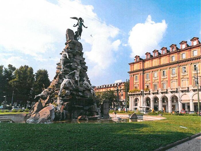 Appartamento trilocale in affitto in Piazza Statuto, Cittadella, Torino
