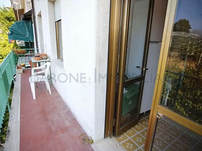 Appartamento con 5 locali in vendita in Via Rotino, Massa