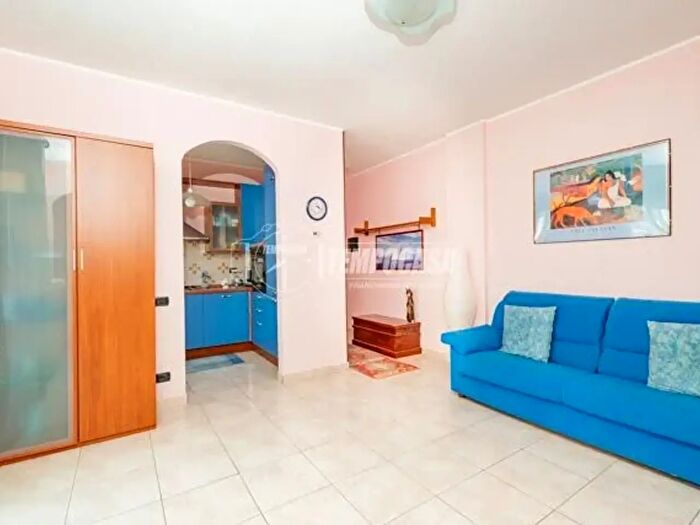 Appartamento trilocale in vendita in Via Alto Vergante, Nebbiuno