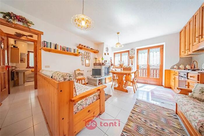 Appartamento trilocale in vendita in Fraciscio Campodolcino So, Campodolcino