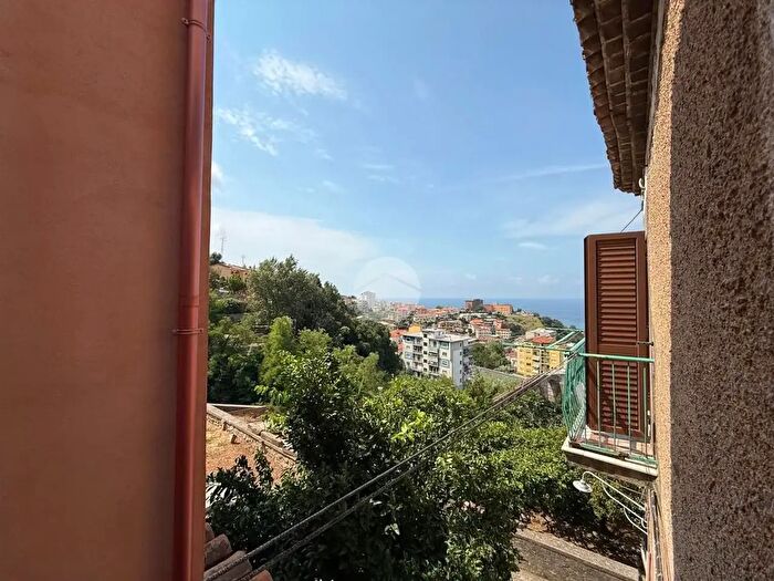 Appartamento bilocale in vendita in Via Salita Rupa, Paola