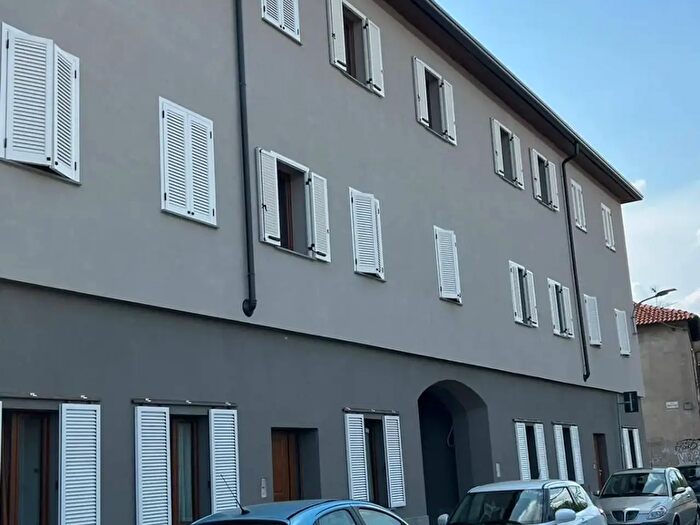 Appartamento trilocale in vendita in Via Volturno, Legnano