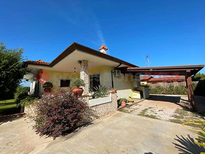 Casa con 5 locali in vendita in Strada Matera, Terracina