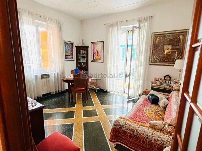 Appartamento con 5 locali in affitto in Via San Pietro della Foce, Foce, Genova