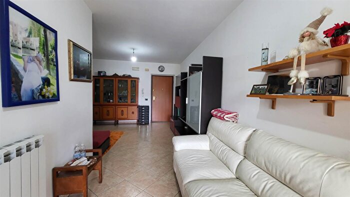 Appartamento quadrilocale in vendita in Via Trieste, Montalto Uffugo