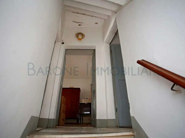 Casa con 8 locali in vendita in Via Castagnola di Sotto, Massa