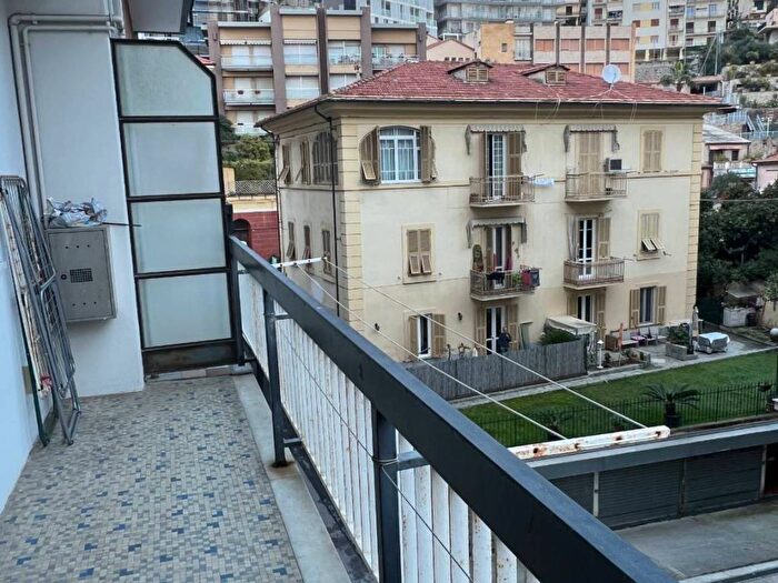 Appartamento bilocale in affitto in Via Bardineto, Centro, Finale Ligure