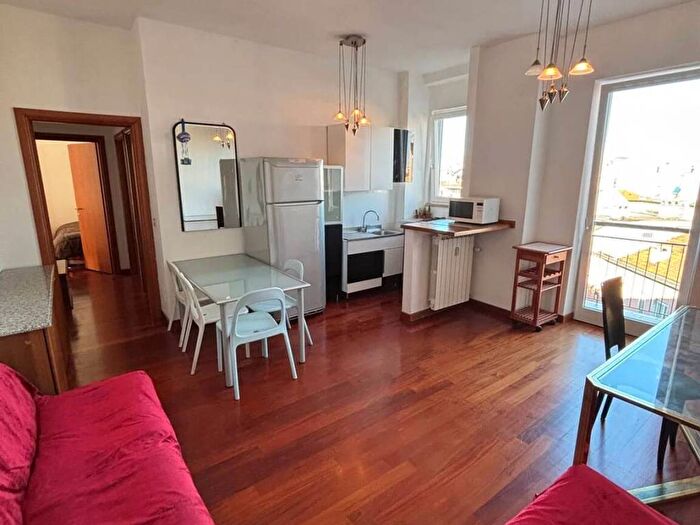 Appartamento trilocale in affitto in Via Numa Pompilio, San Vittore, Milano