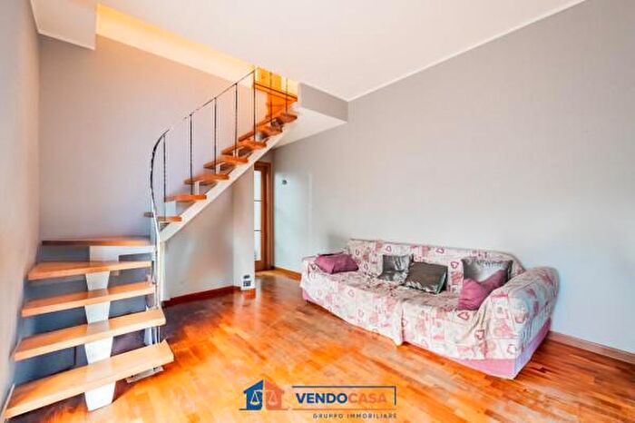 Appartamento quadrilocale in vendita in Piazza San Giovanni, Farigliano