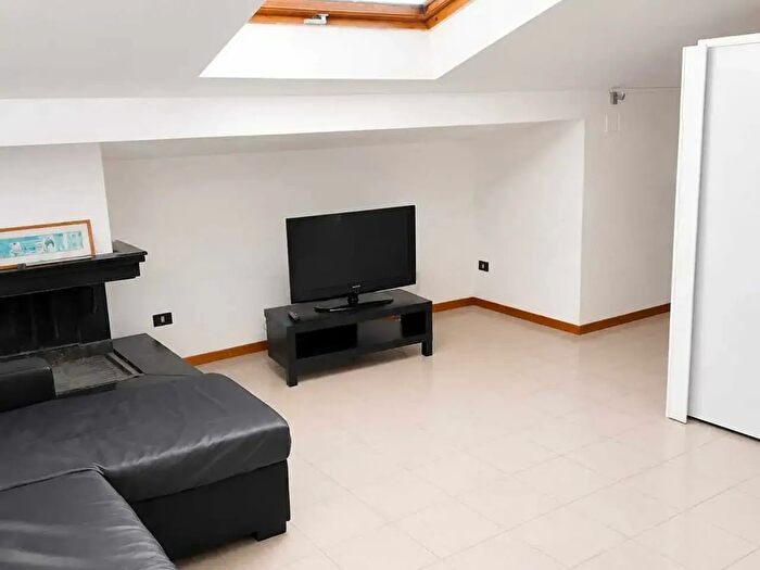 Appartamento con 5 locali in vendita in Piazzale Achille Cuonzo, Lanciano