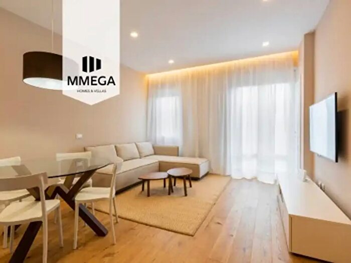 Appartamento trilocale in vendita in Via Giuseppe Saverio Mercadante, Firenze