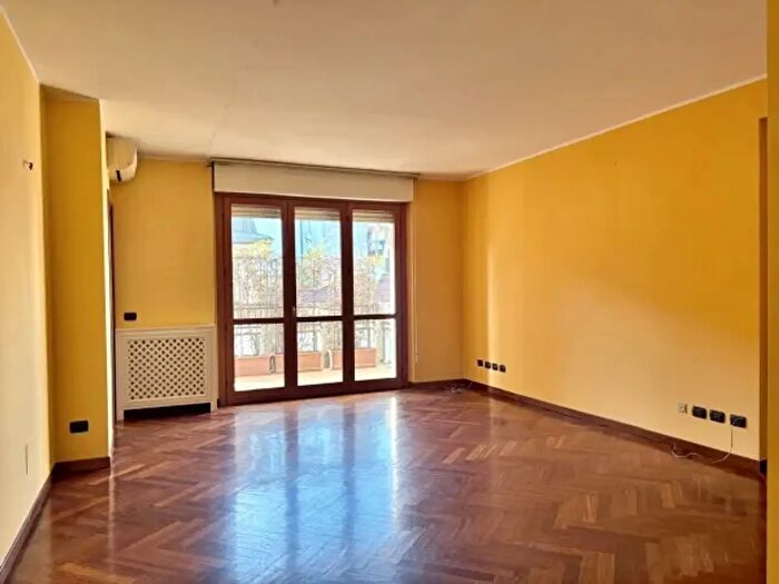 Appartamento quadrilocale in affitto in Via Carlo Botta, Milano