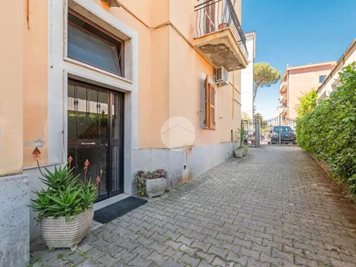 Appartamento bilocale in vendita in Via Acquedotto Paolo, Roma