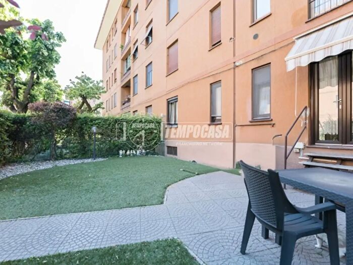 Appartamento quadrilocale in vendita in Viale Giovanni Suzzani, Milano
