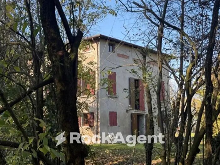 Casa con 6 locali in vendita in Albinea