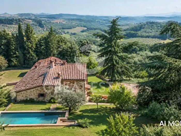Casa con 6 locali in vendita in Cetona