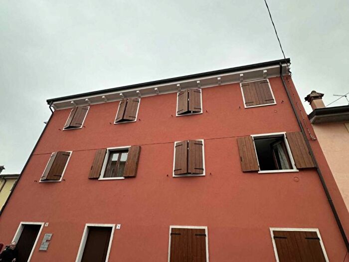 Casa con 5 locali in affitto in Piazza del Popolo, San Martino Buon Albergo