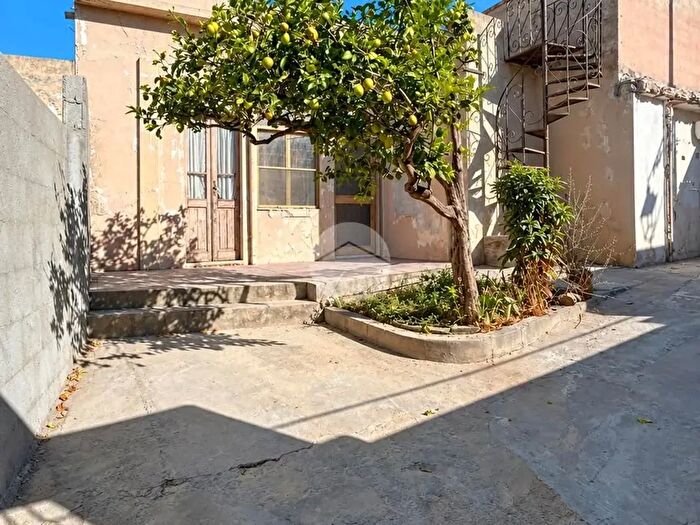 Casa trilocale in vendita in Via Martinez, Sinnai