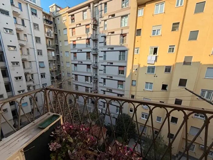 Appartamento bilocale in vendita in Piazza Firenze, Milano