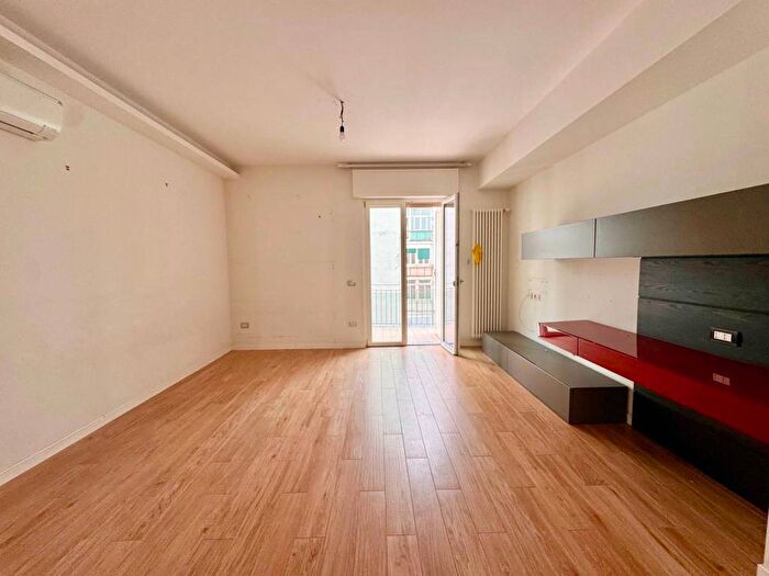 Appartamento quadrilocale in affitto in Via Giuseppe Capaldo, Arenella, Napoli