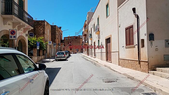 Casa con 5 locali in vendita in Via Firenze Custonaci Tp, Custonaci