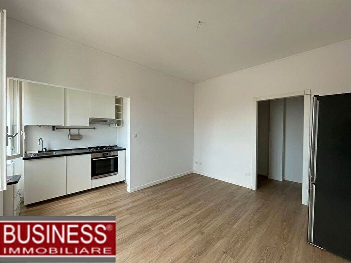 Appartamento trilocale in affitto in Via Govone, Ghisolfa Mac Mahon, Milano