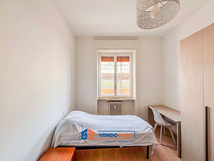 Appartamento trilocale in affitto in Viale Liguria, Famagosta, Milano